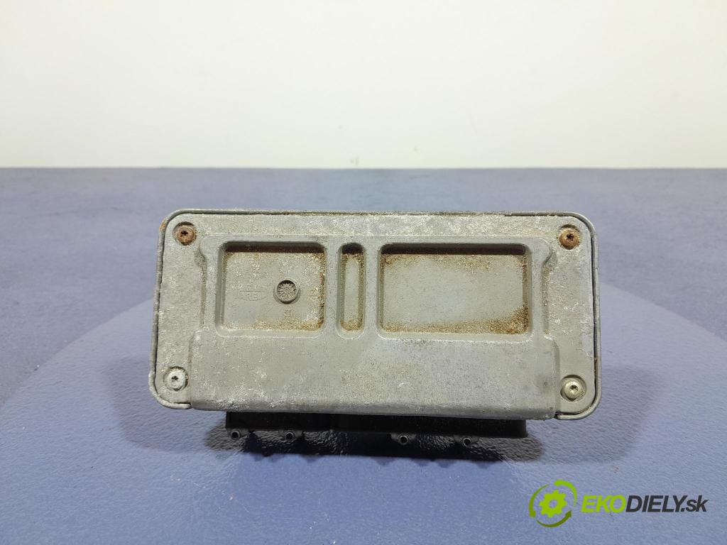 Vw Golf 2007 riadiaca jednotka Motor: 03C906024AS