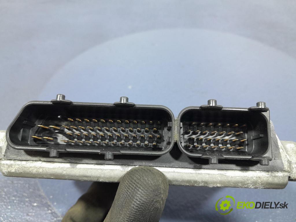 Vw Golf 2007 riadiaca jednotka Motor: 03C906024AS