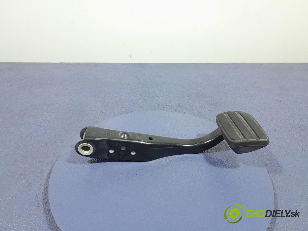 Porsche Cayman 2016 pedále 99142314120