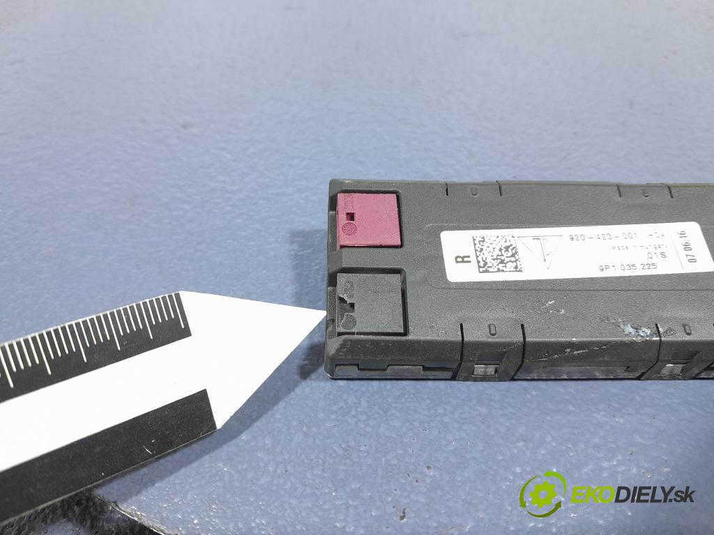 Porsche Cayman 2016 Zesilovač: 920423001