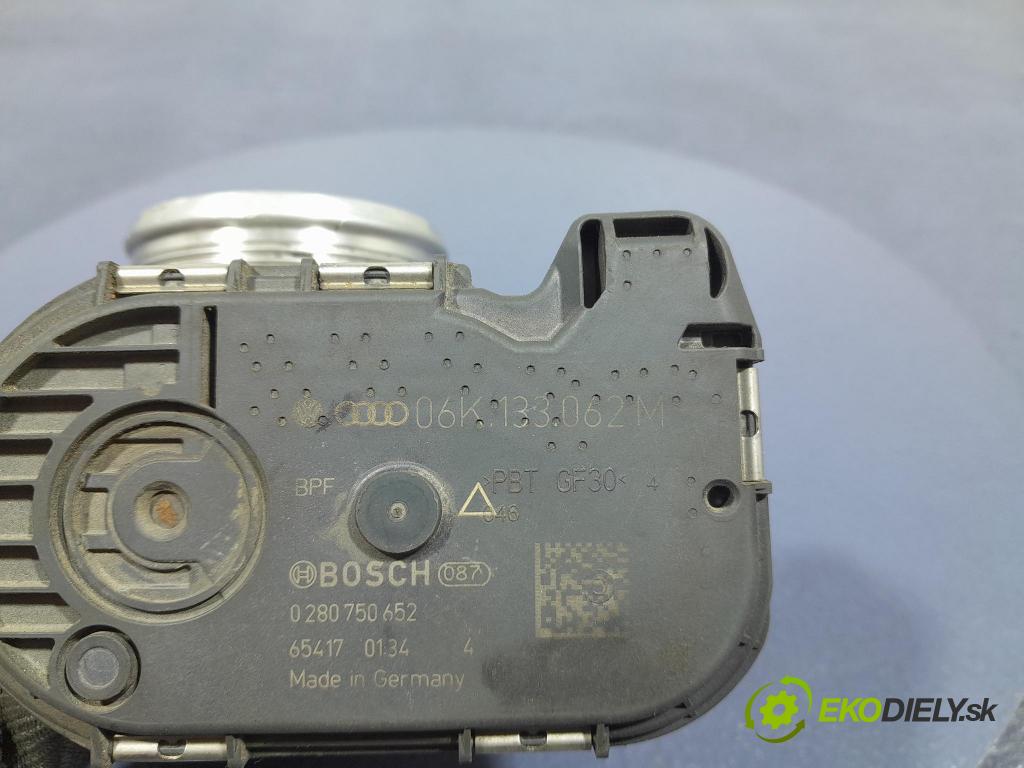 Porsche Cayman 2016 klapka 06K133062M