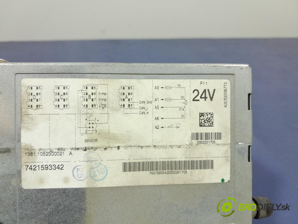 Renault Midlum 2011 řídící jednotka 7421593342