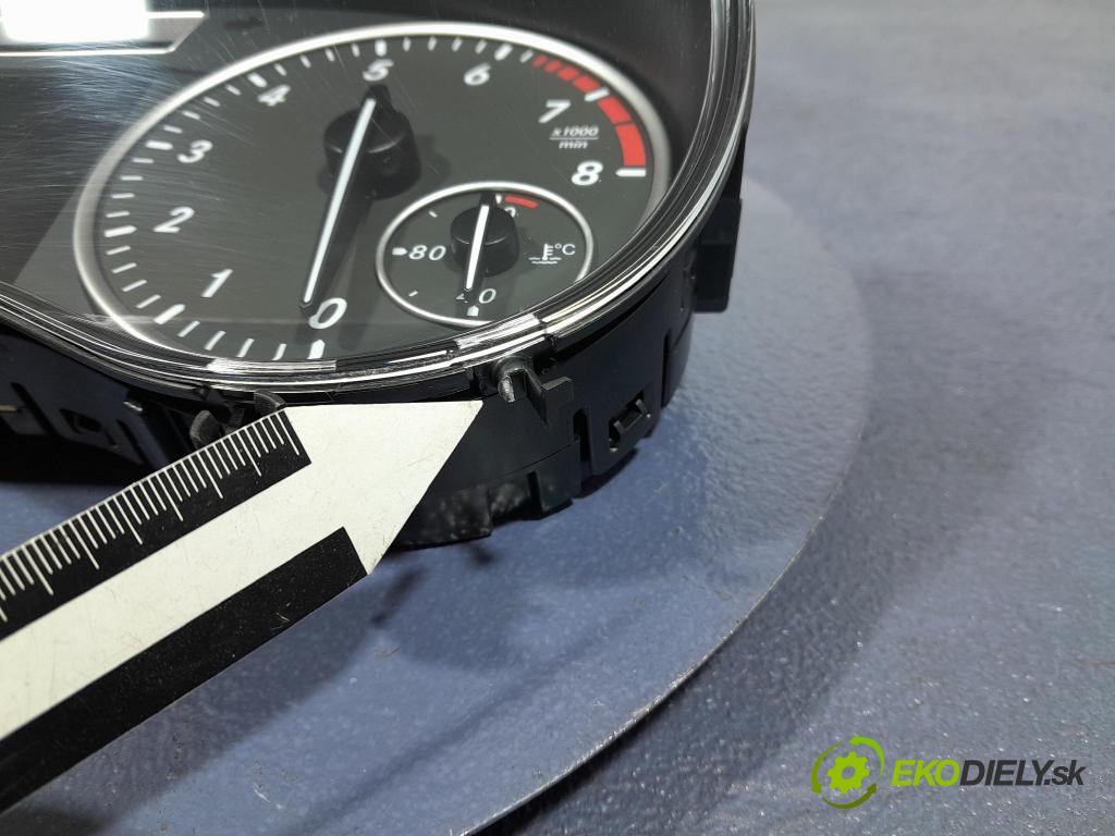 Mercedes A-klasa 2014 prístrojovka/ budíky A1769008101