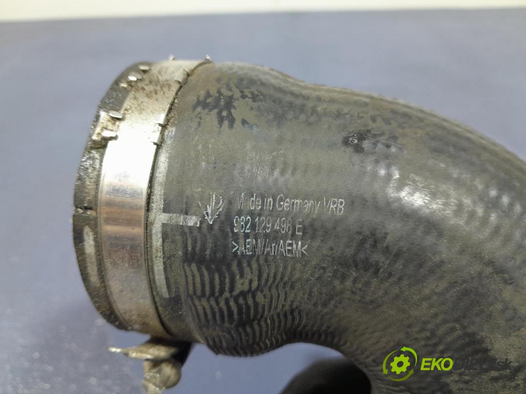 Porsche Cayman 2016 rúrka Vzduch: 982129498E