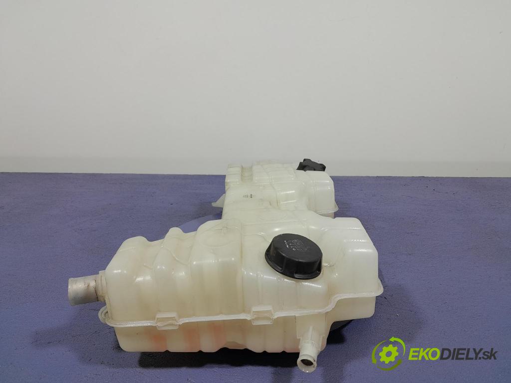 Renault Midlum 2011 nádržka Kompenzačné: 2031558