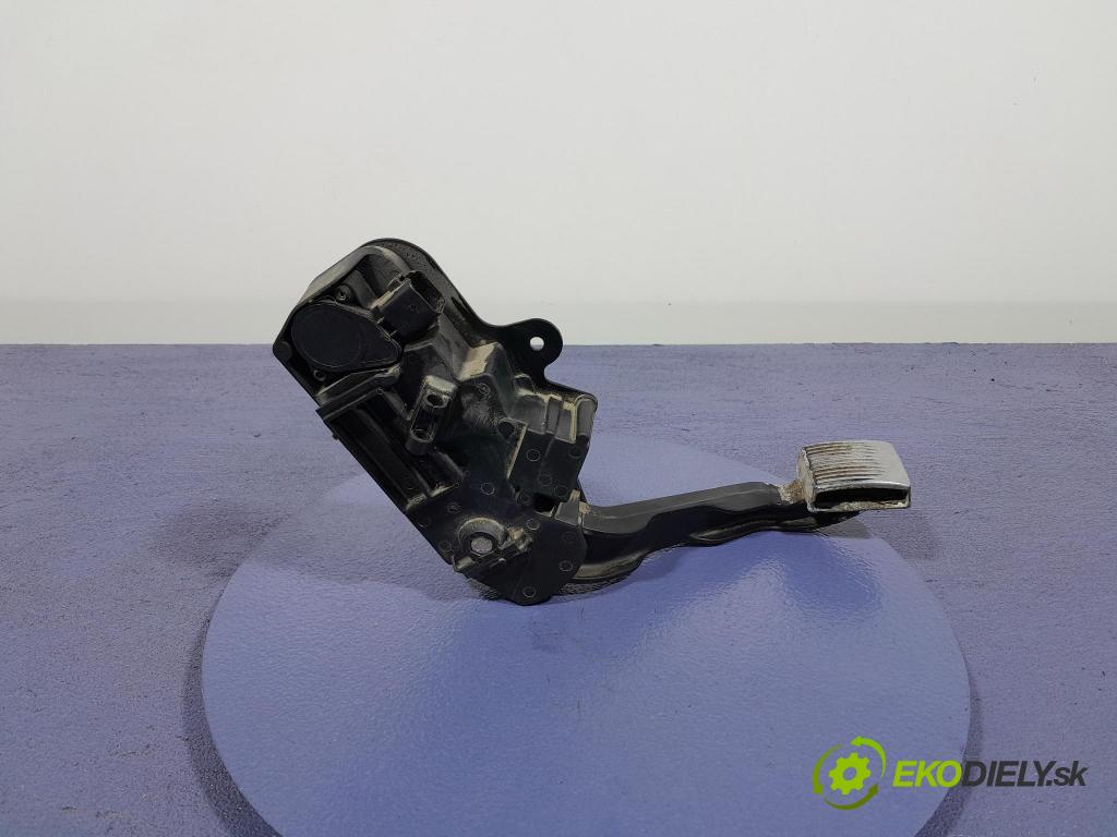 Renault Midlum 2011 pedal Plyn: 7482492420