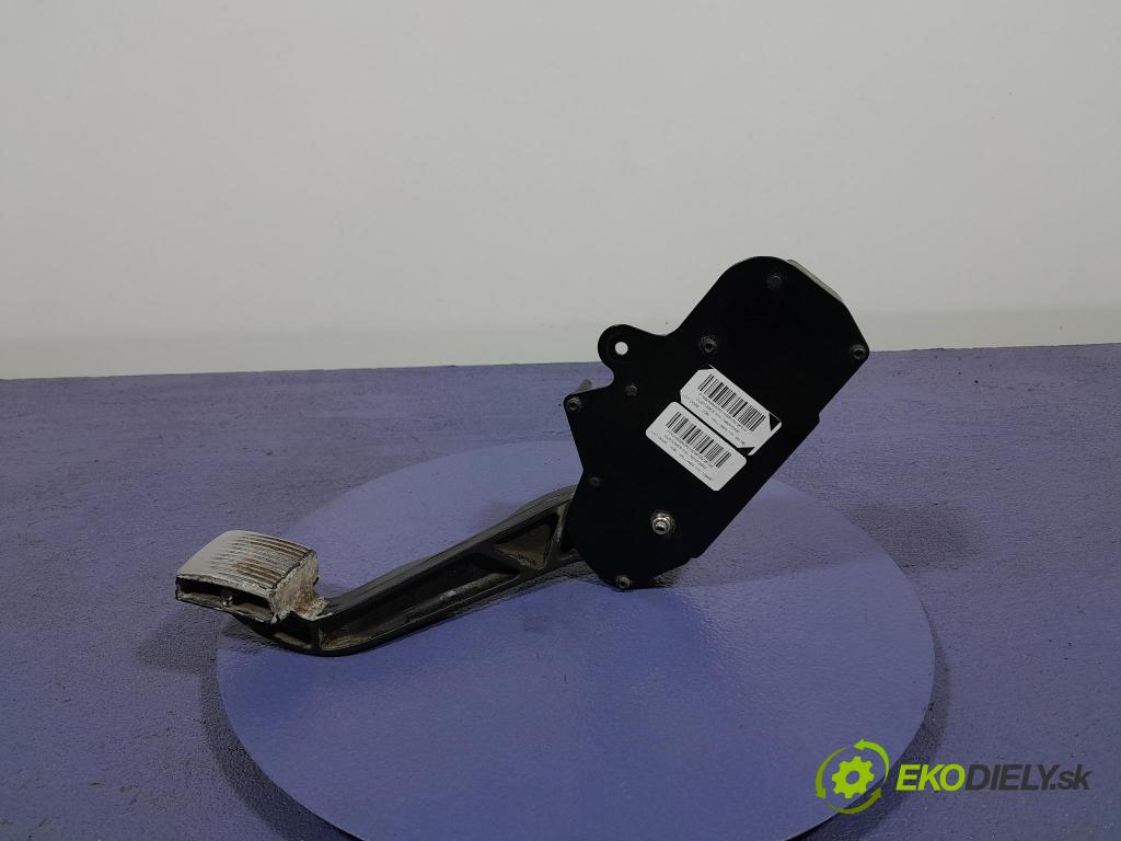 Renault Midlum 2011 pedal Plyn: 7482492420