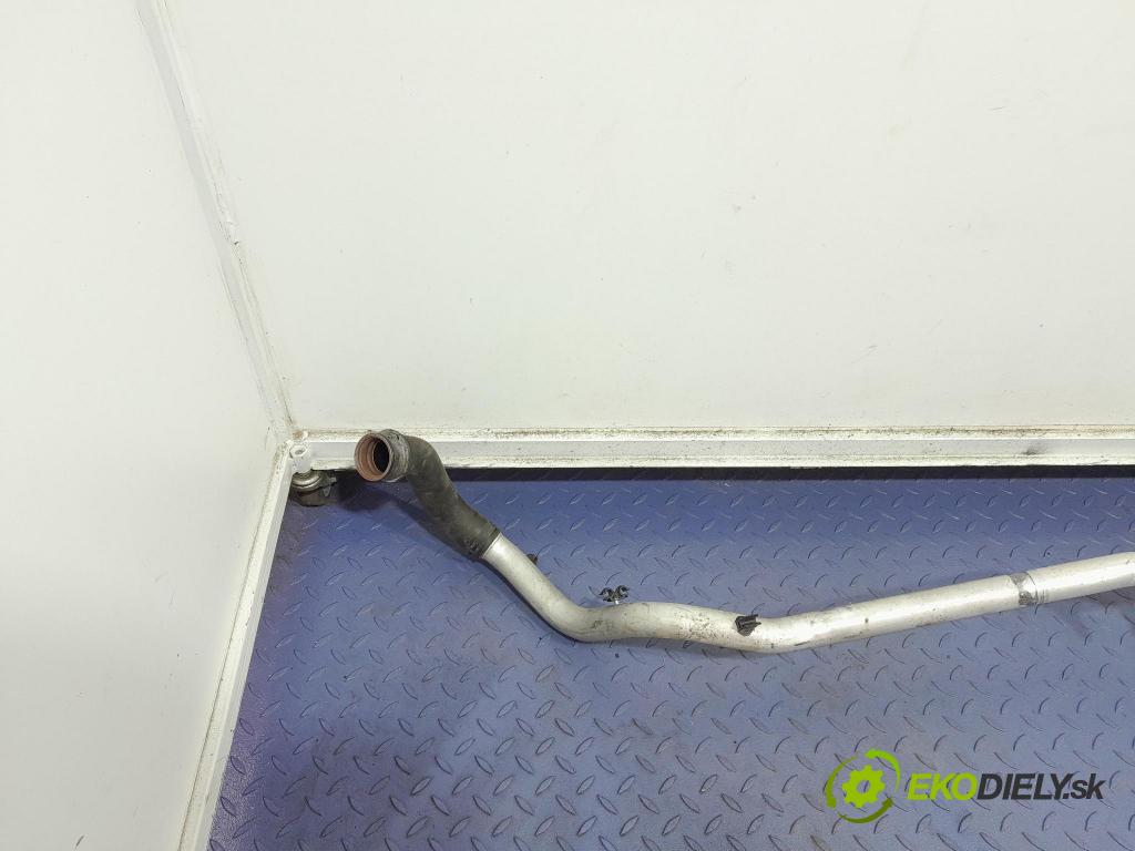 Porsche Cayman 2016 rúrka Chladič: 982121064B