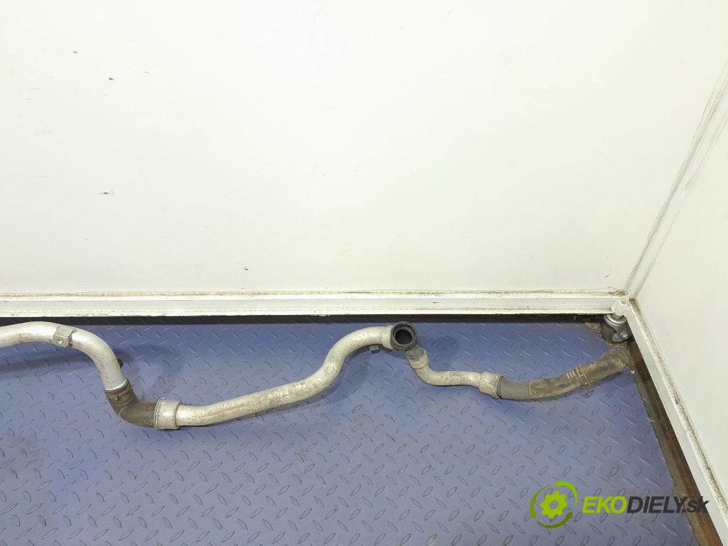 Porsche Cayman 2016 rúrka Chladič: 982121064B