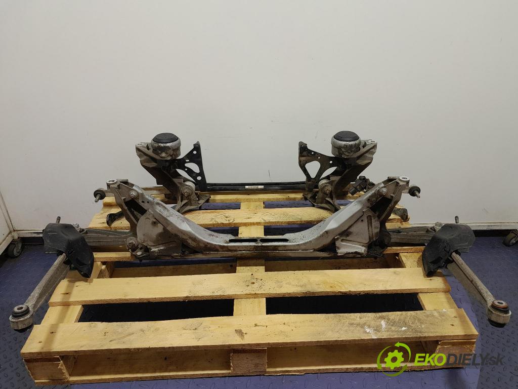 Porsche Cayman 2016 výstuha Pozastavenia: zad