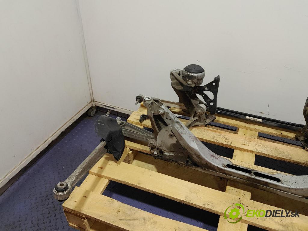 Porsche Cayman 2016 výstuha Pozastavenia: zad