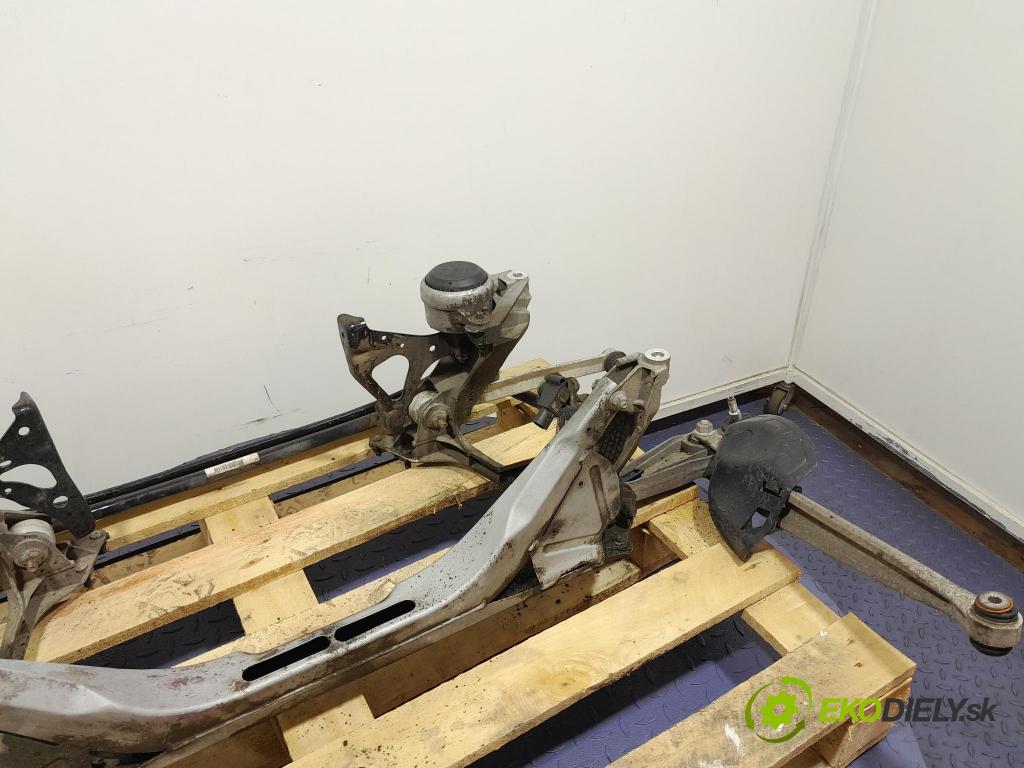 Porsche Cayman 2016 výstuha Pozastavenia: zad