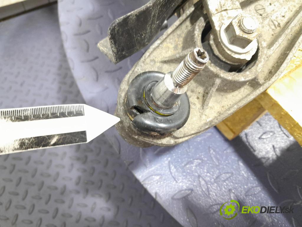 Porsche Cayman 2016 výstuha Pozastavenia: zad