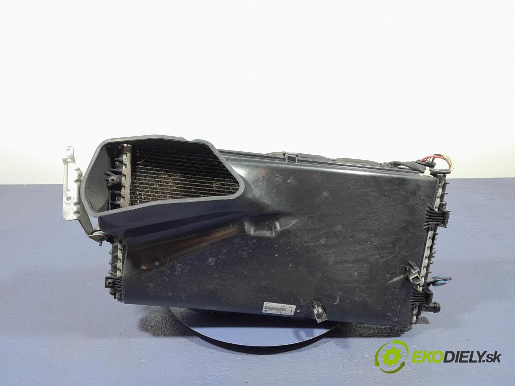 Porsche Cayman 2016 chladič Voda: 982121254