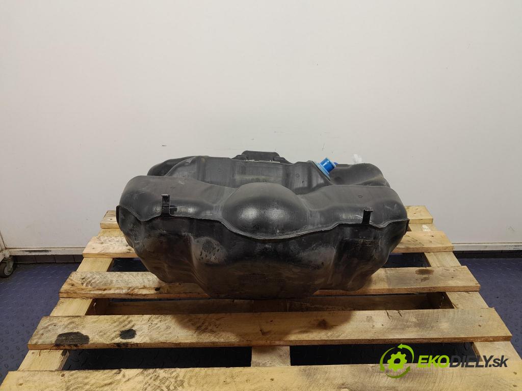 Porsche Cayman 2016 Nádrž: Paliva: 99120102104