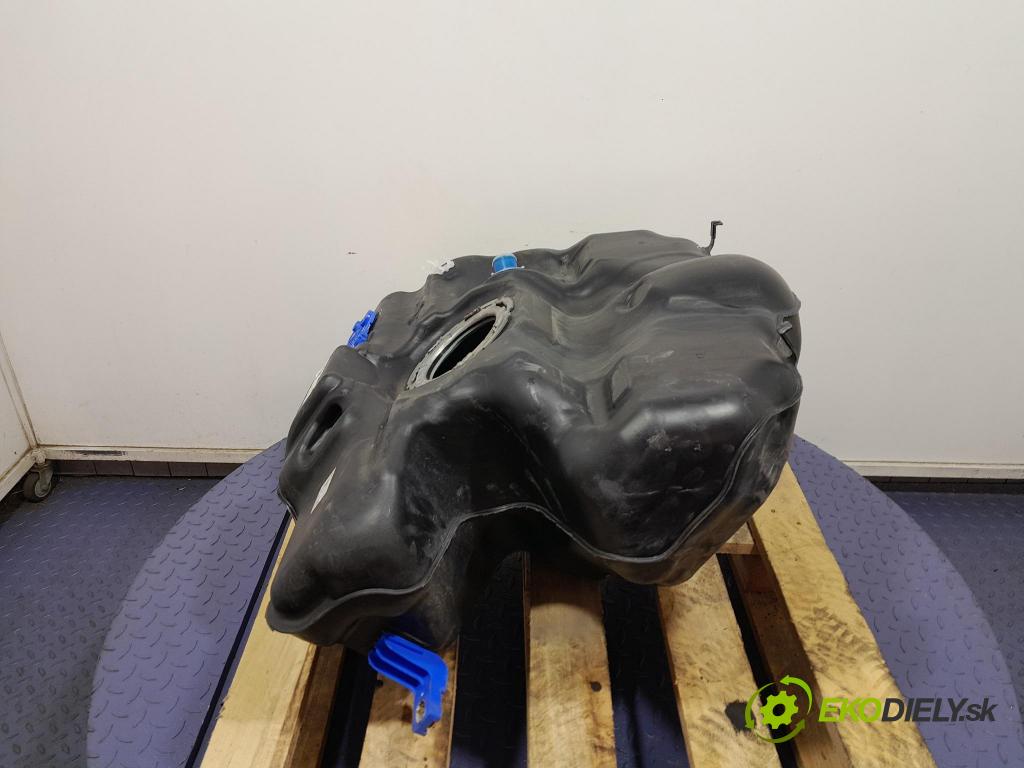 Porsche Cayman 2016 Nádrž: Paliva: 99120102104