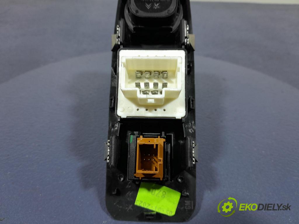 Opel Combo 2023 prepínač Okná: 98208816ZD