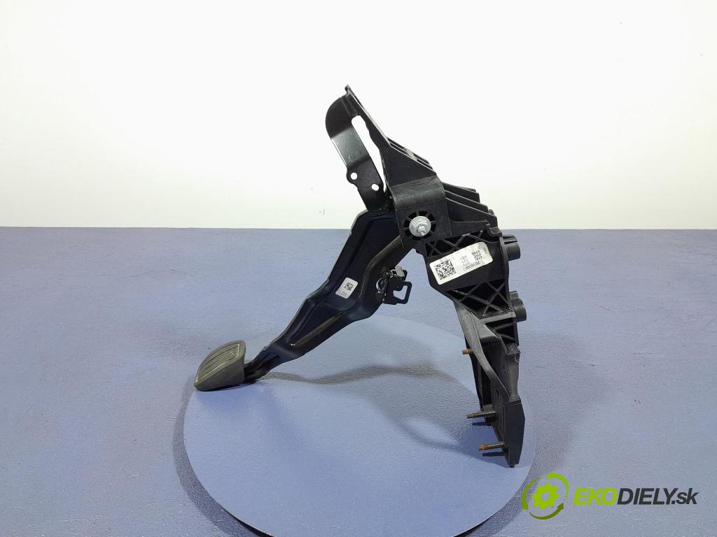 Opel Combo 2023 pedále 9816152180