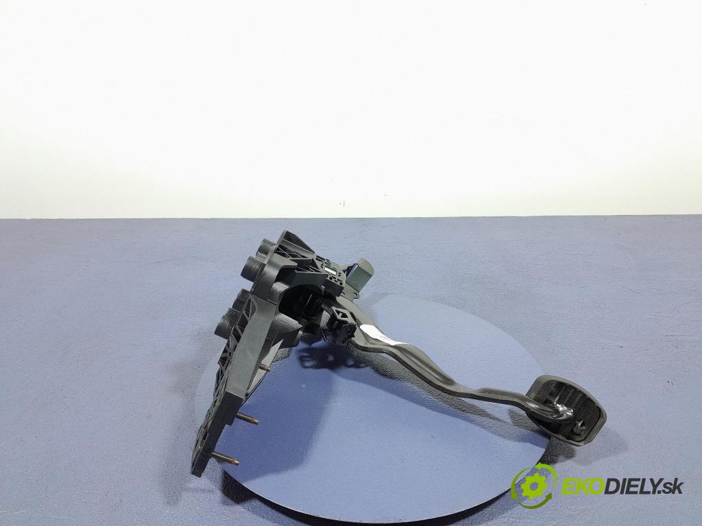 Opel Combo 2023 pedále 9816152180