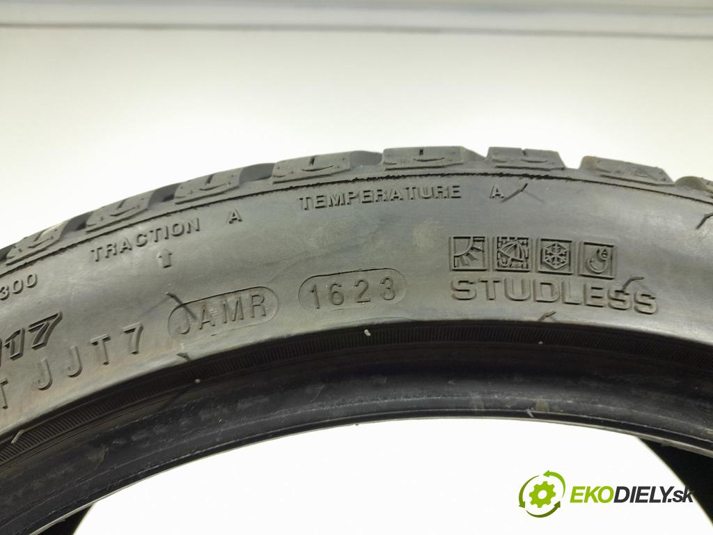 Mercedes A-klasa 2014 pneumatika Multi-sezóna: 8807622102196
