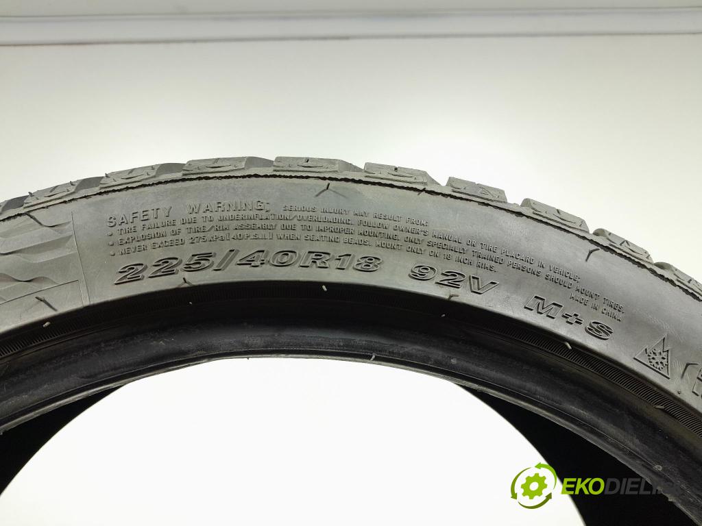 Mercedes A-klasa 2014 pneumatika Multi-sezóna: 8807622102196