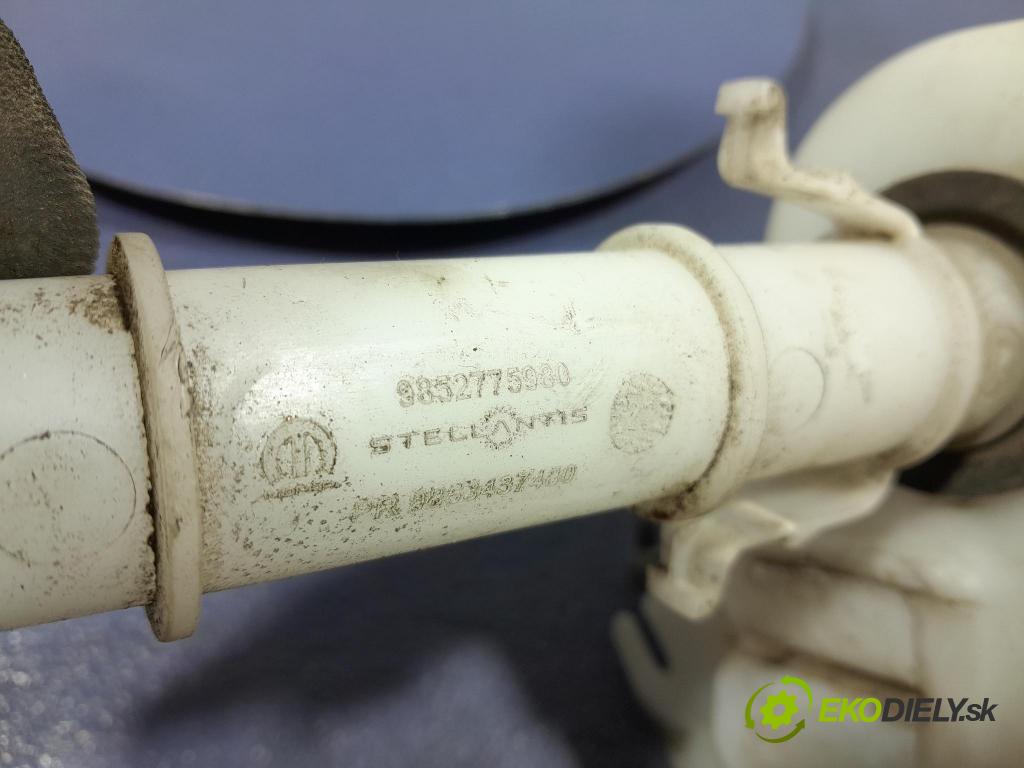 Opel Combo 2023 nádržka Podložka: