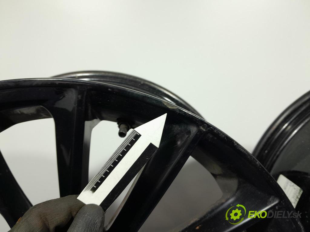 Mercedes A-klasa 2014 Ráfiky: Hlinikové: