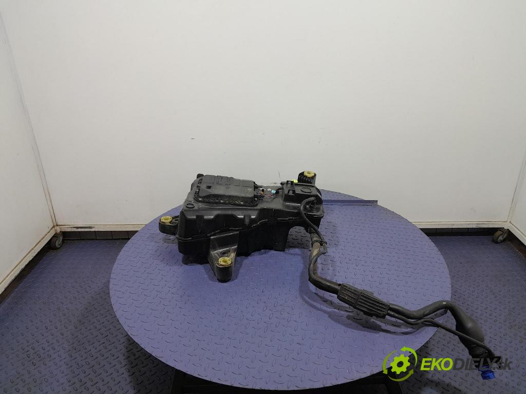 Opel Combo 2023 Nádrž: AdBlue: 9832421480