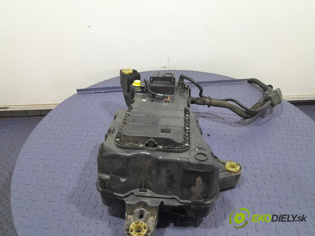 Opel Combo 2023 Nádrž: AdBlue: 9832421480