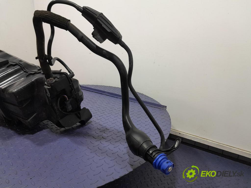 Opel Combo 2023 Nádrž: AdBlue: 9832421480