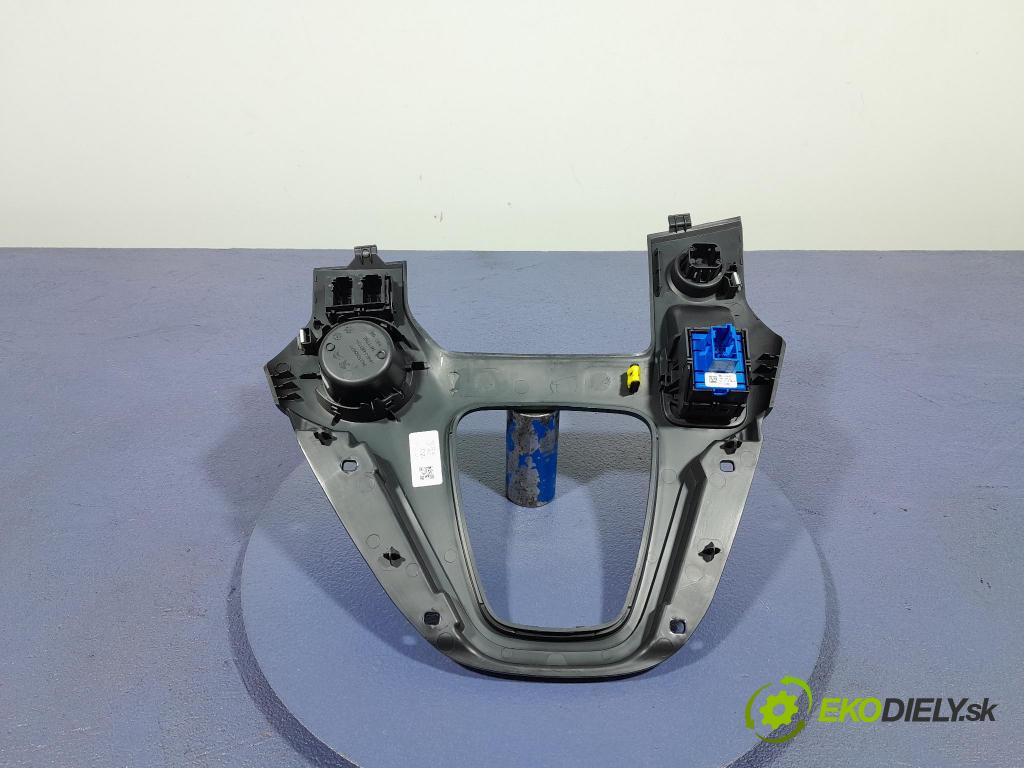 Opel Combo 2023 kryt Plast: Interiéry: 928001500ZD