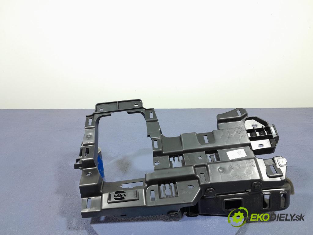 Opel Combo 2023 kryt Plast: Interiéry: 98205749