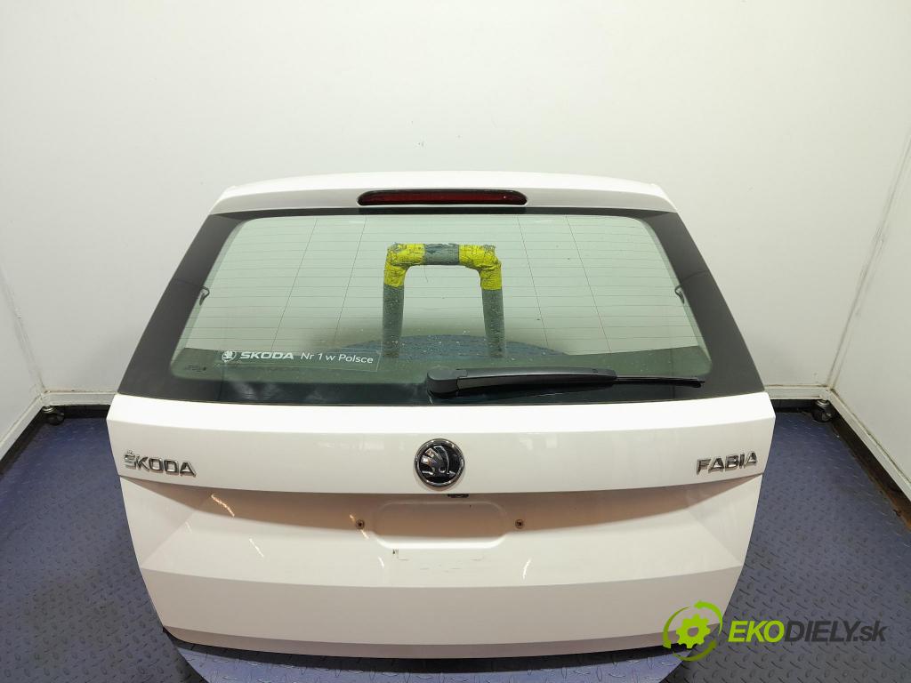Skoda Fabia 2019 zadní dveře kufra: kufr