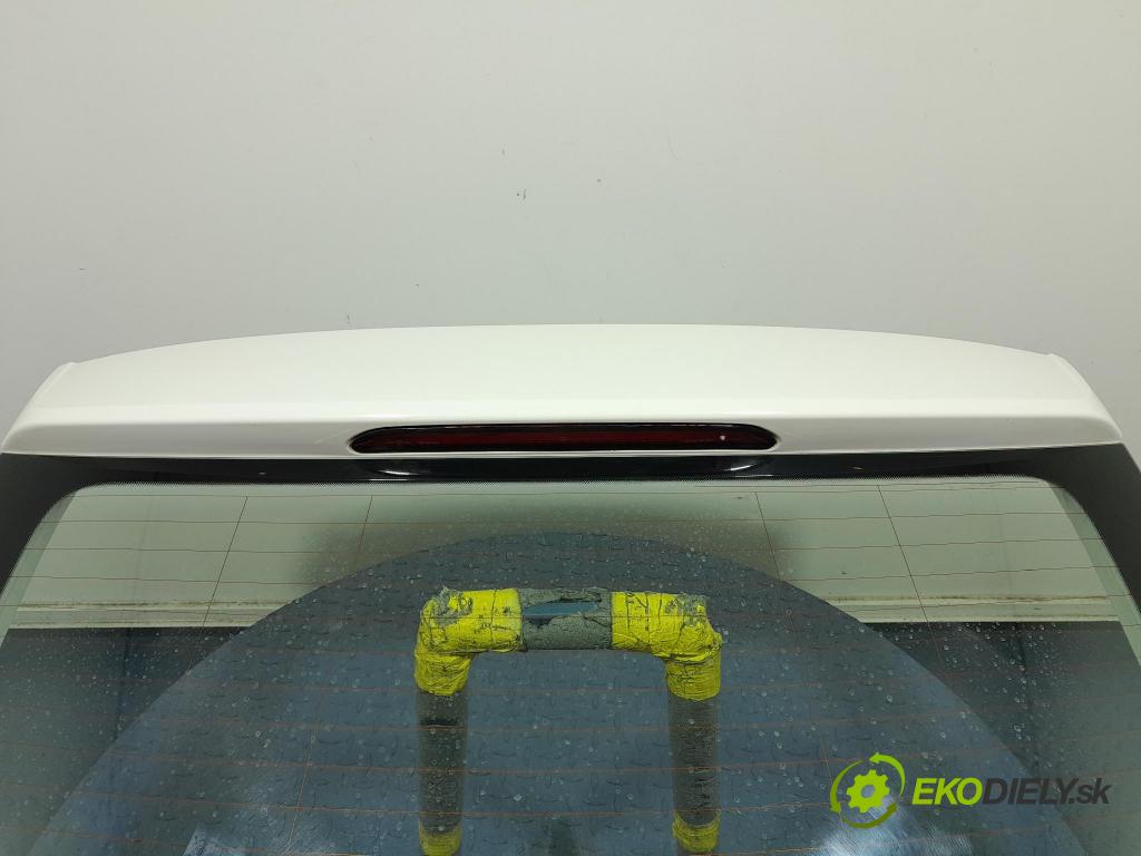 Skoda Fabia 2019 zadní dveře kufra: kufr