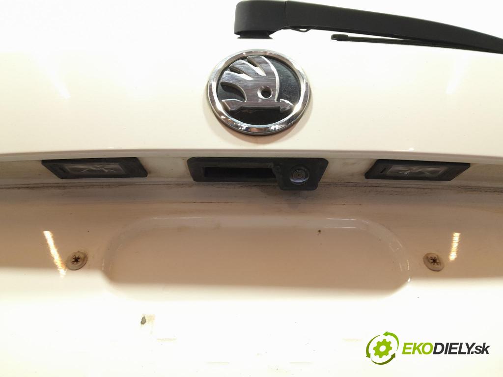 Skoda Fabia 2019 zadní dveře kufra: kufr
