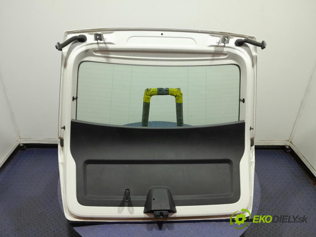 Skoda Fabia 2019 zadní dveře kufra: kufr