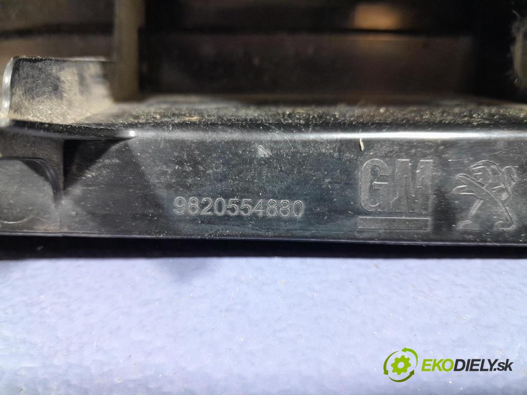 Opel Combo 2023 svetlo / reflektor zad Prava: Vonkajsia: 9820554880