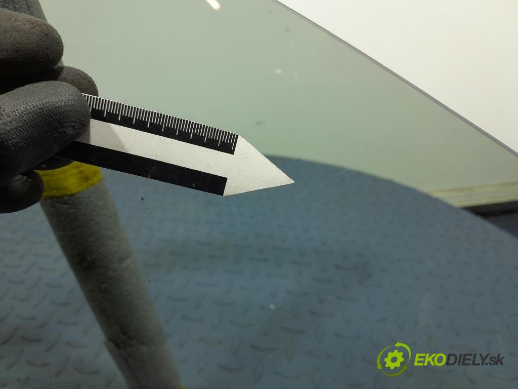 Porsche Cayman 2016 sklo dveře před Práva: