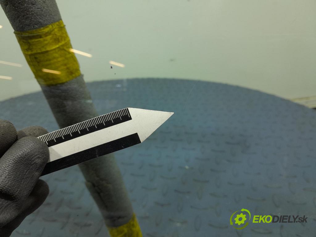 Porsche Cayman 2016 sklo dveře před Práva: