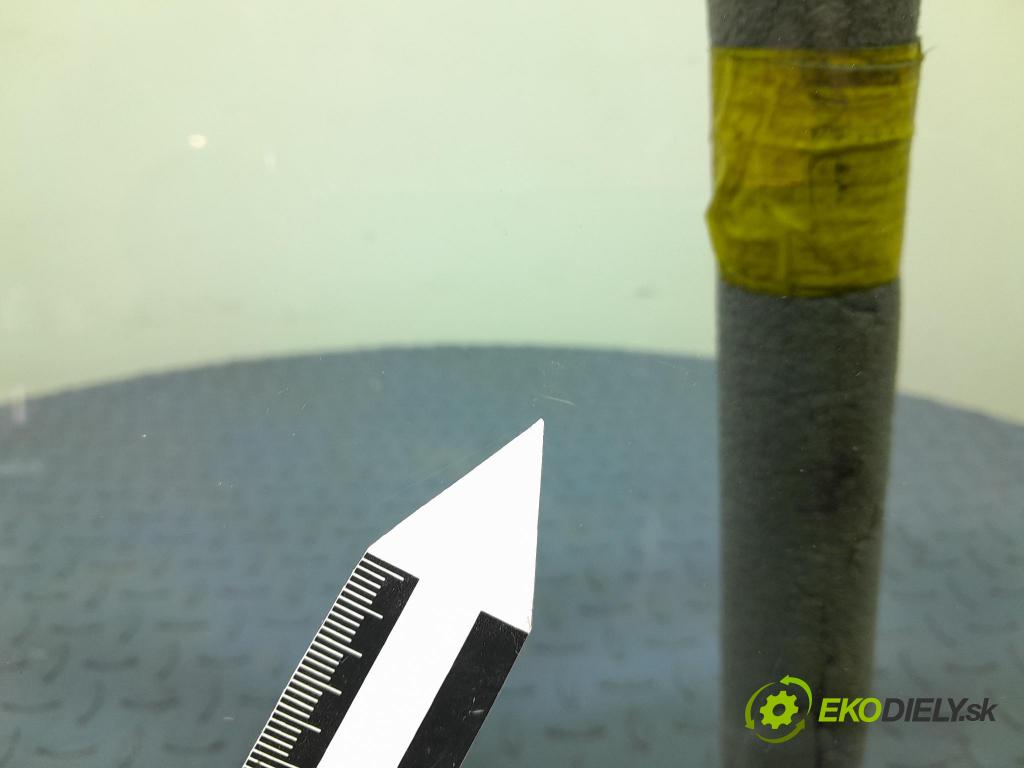 Porsche Cayman 2016 sklo dvere Predné ľavá