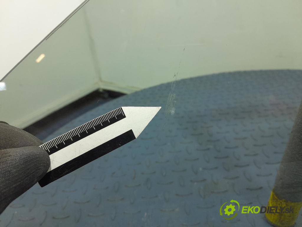 Porsche Cayman 2016 sklo dvere Predné ľavá