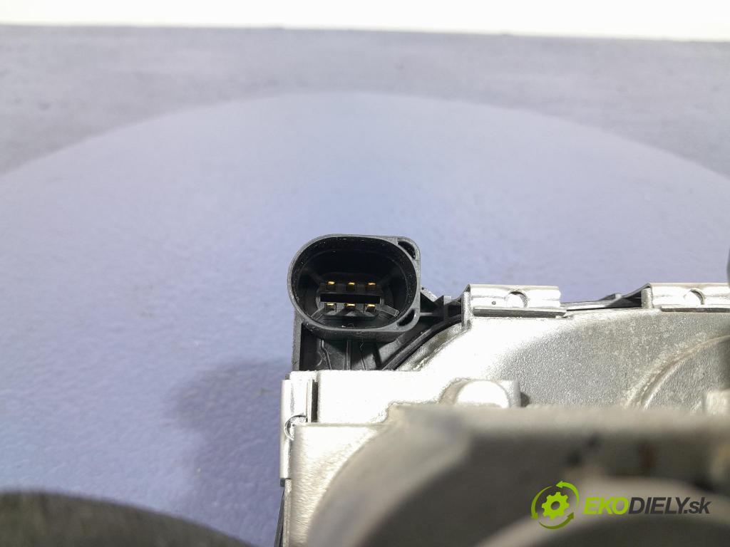 Skoda Fabia 2019 klapka 04C133062D