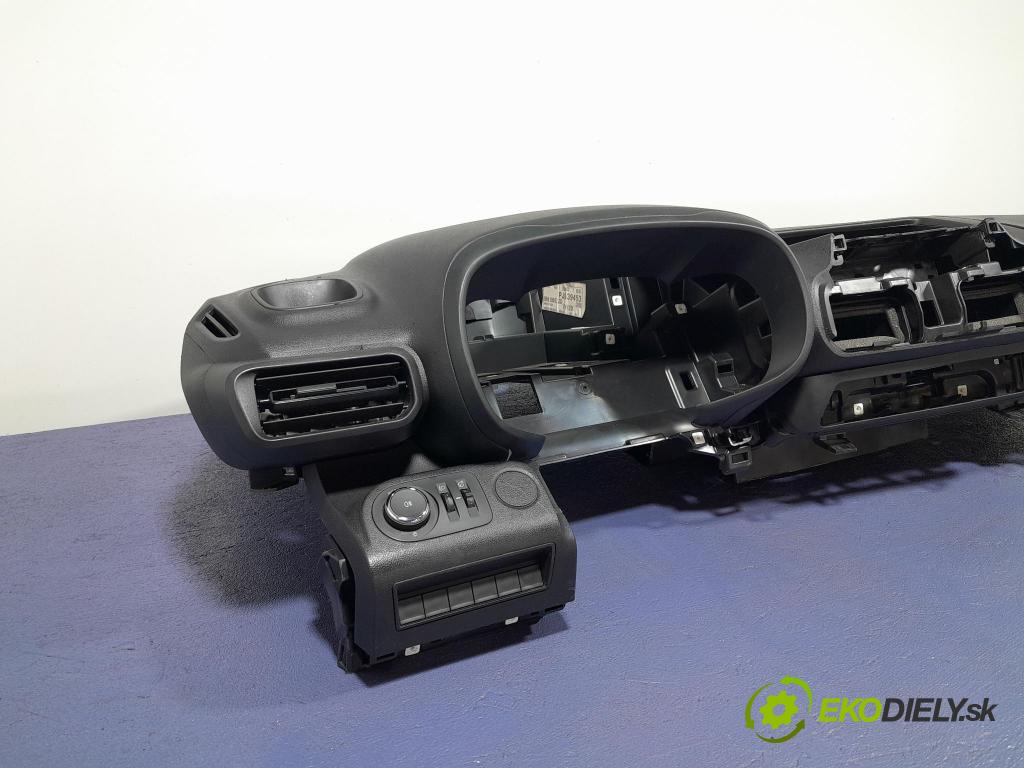 Opel Combo 2023 kokpit,pristrojová doska 98419671ZD