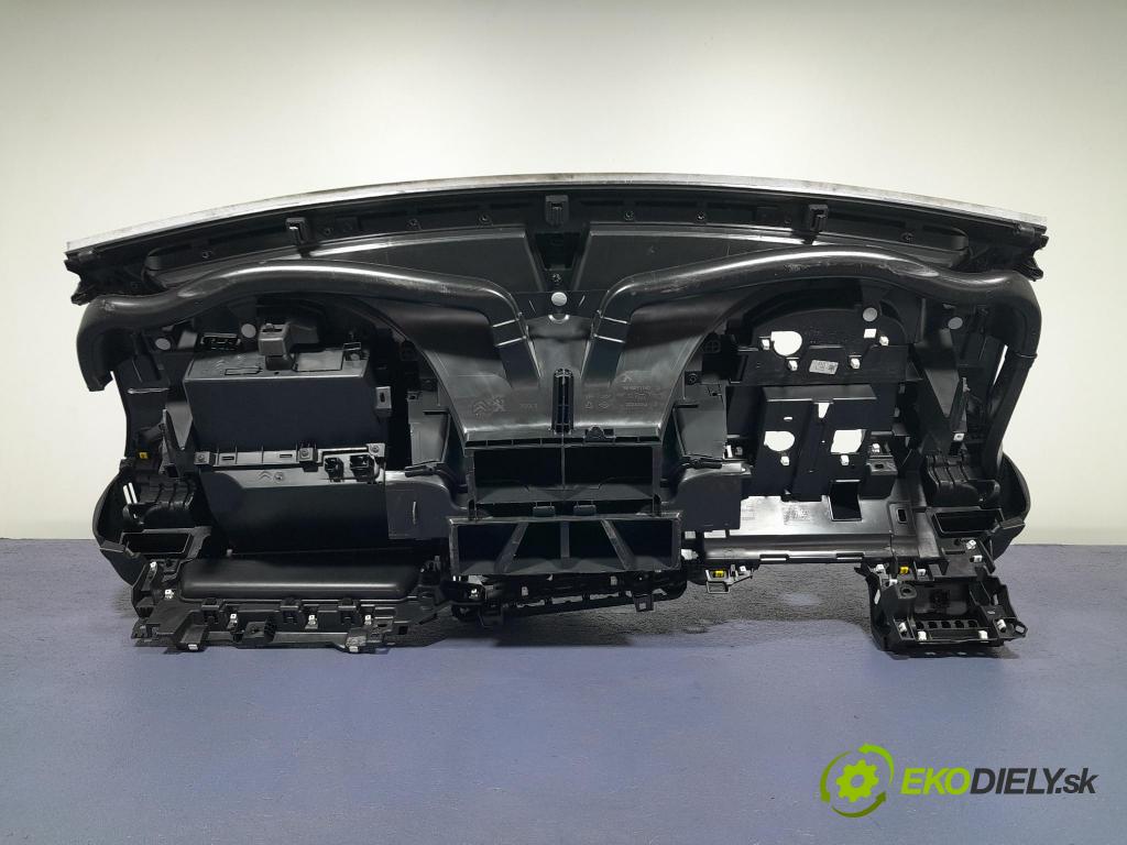 Opel Combo 2023 kokpit,pristrojová doska 98419671ZD