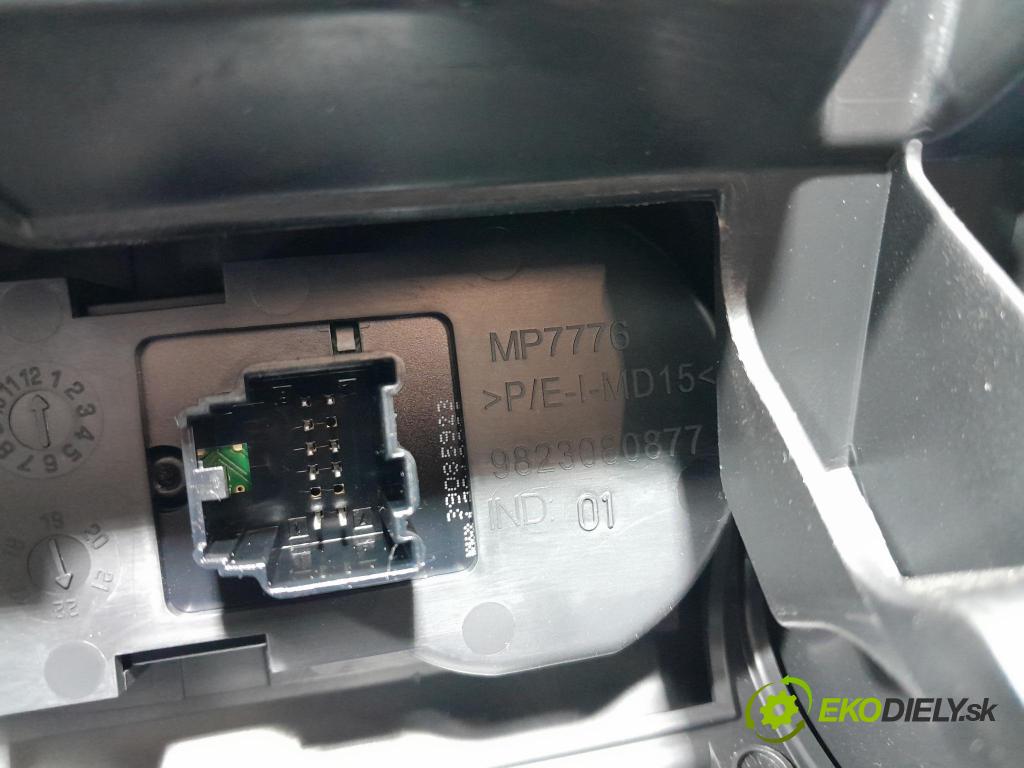 Opel Combo 2023 kokpit,pristrojová doska 98419671ZD