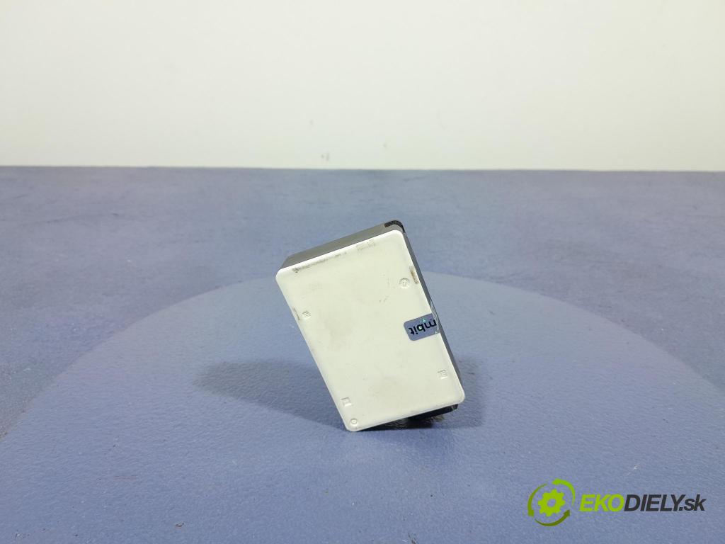 Mercedes A-klasa 2014 Radar: A0009055103