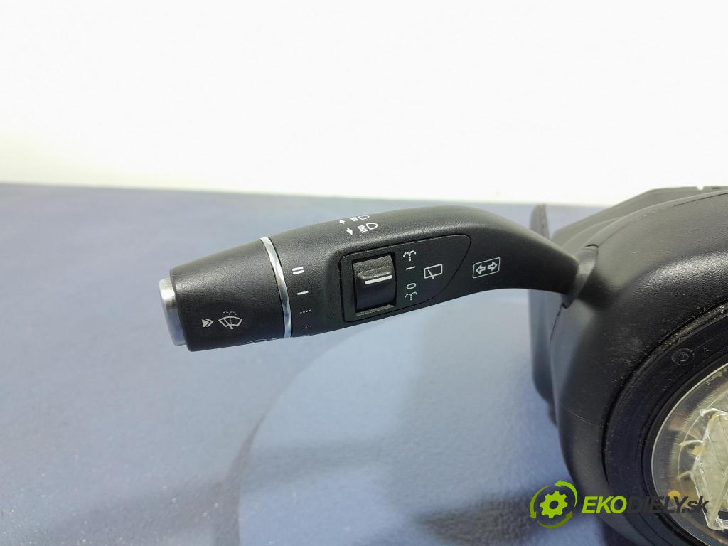 Mercedes A-klasa 2014 prepínač Komplex: A2469000911