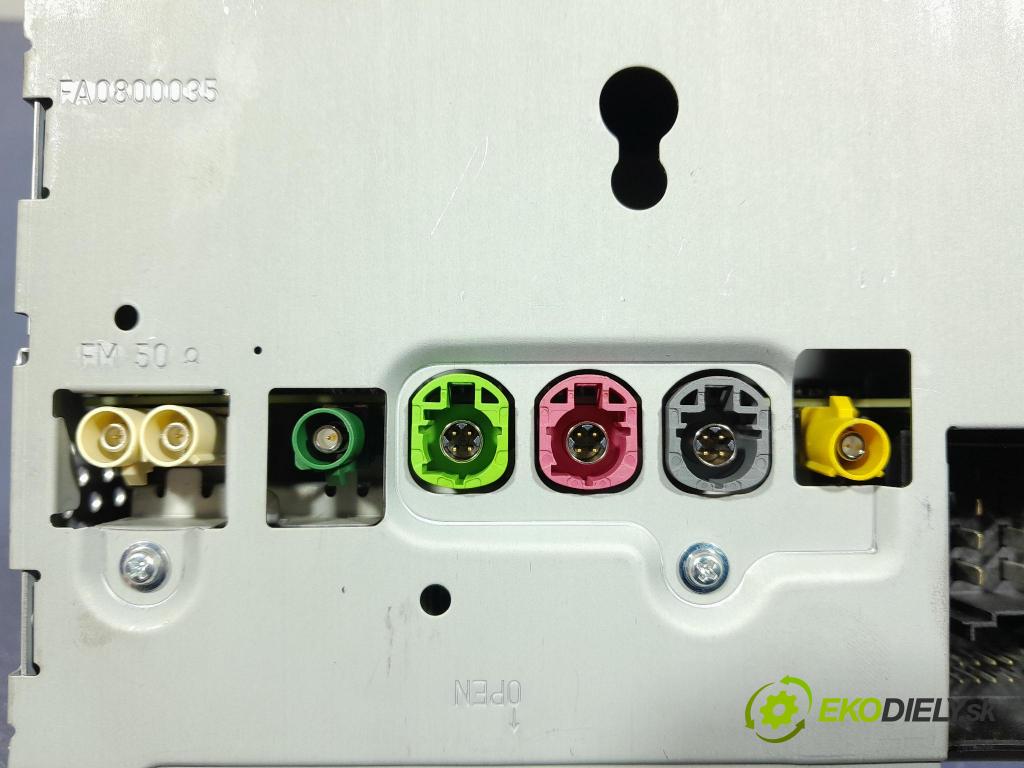 Mercedes A-klasa 2014 Radio I Navigace: A2469009412