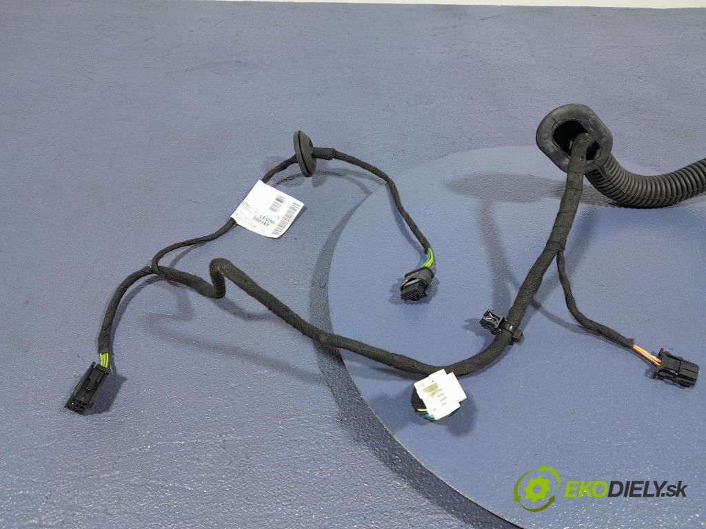 Mercedes A-klasa 2014 inštalácia Elektrický: A1765405908