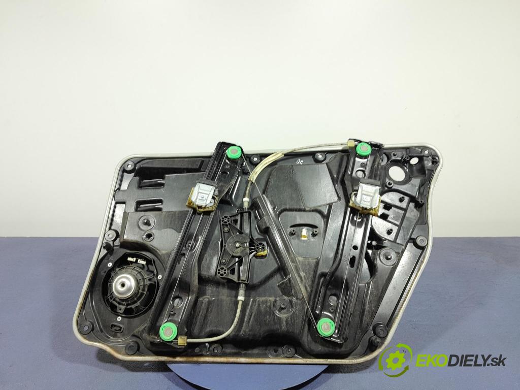 Mercedes A-klasa 2014 mechanismus stahování Sklenka: před Levý: 